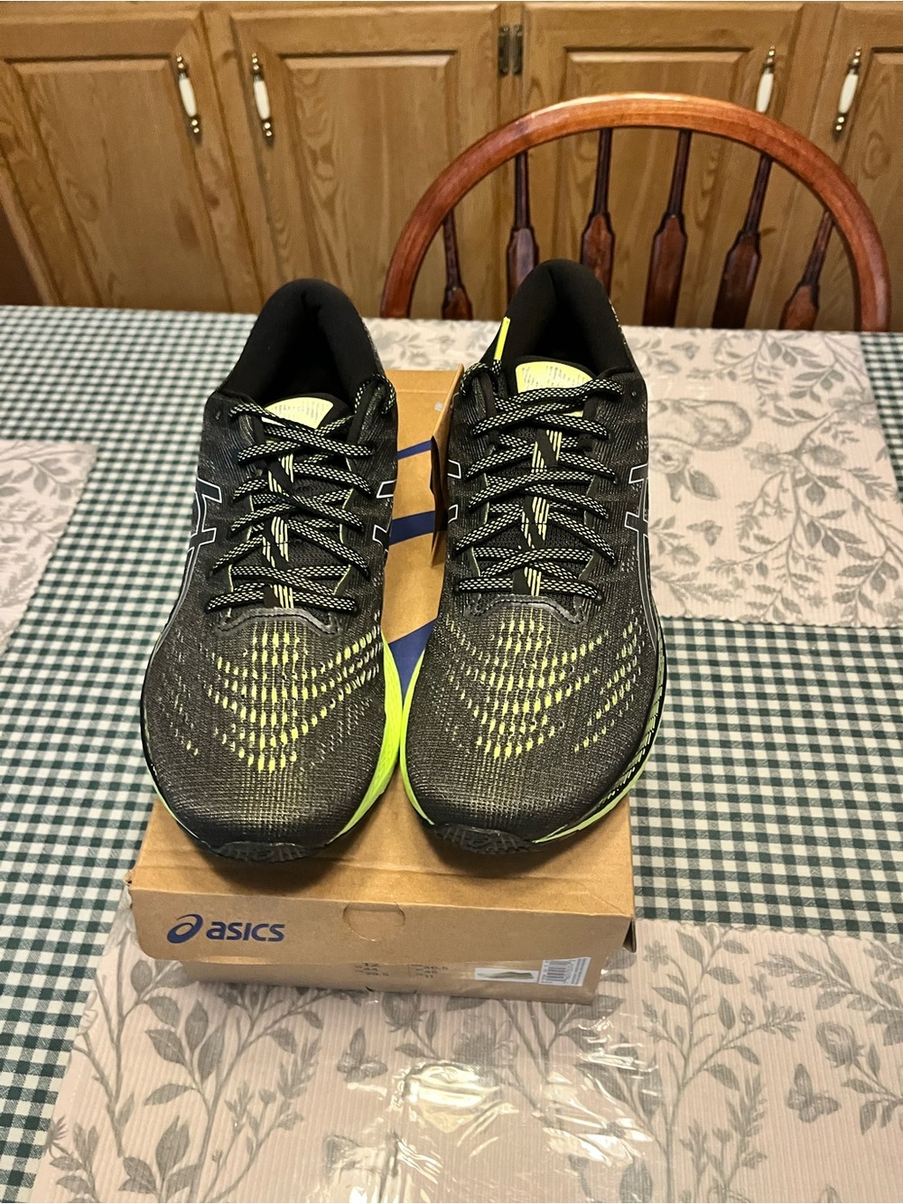 ASICS Black and Neon Green Men's Athletic Running Shoes - Picture 2 of 4